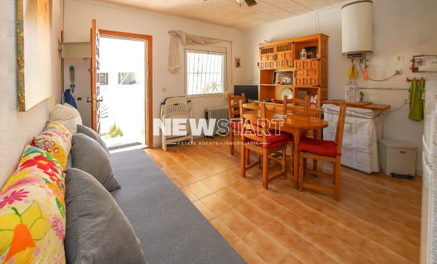 Herverkoop - Rijtjeswoning - La Marina - Urb. La Marina