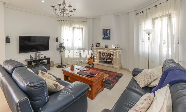 Resale - Detached - La Marina - Urb. La Marina