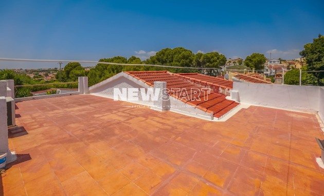Resale - Detached - La Marina - Urb. La Marina