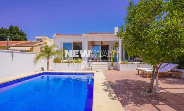 Resale - Detached - La Marina - Urb. La Marina