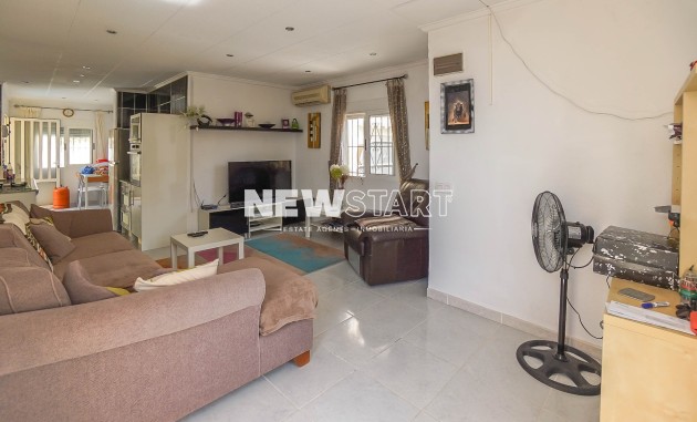 Resale - Detached - La Marina - Urb. La Marina