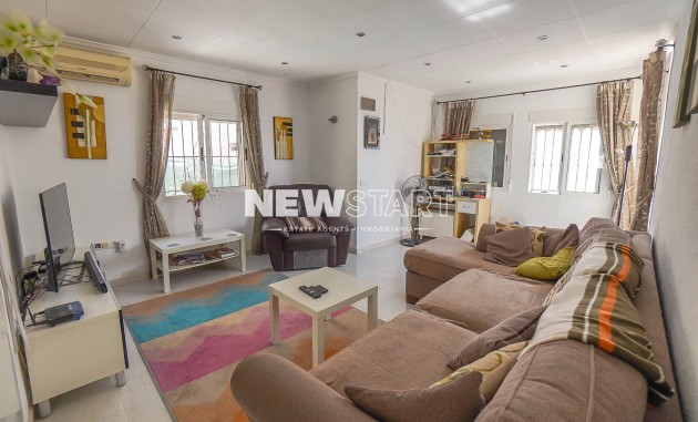Resale - Detached - La Marina - Urb. La Marina