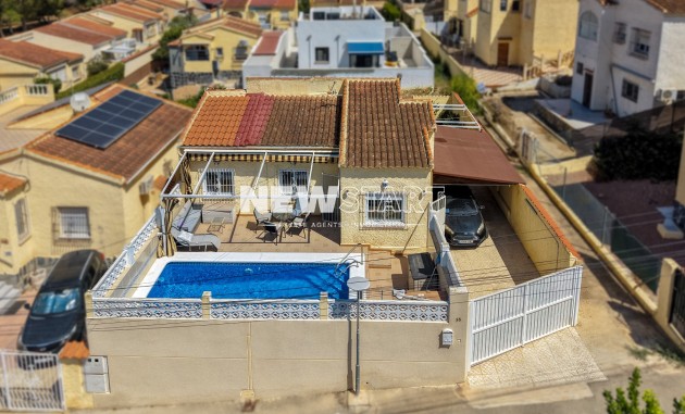 Wiederverkauf - Freistehend - La Marina - Urb. La Marina