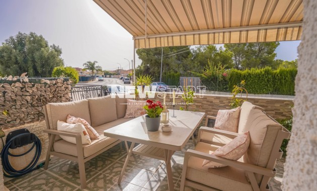 Resale - Bungalow - La Marina - Urb. La Marina