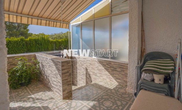 Resale - Bungalow - La Marina - Urb. La Marina