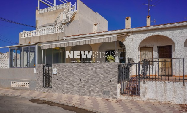 Resale - Bungalow - La Marina - Urb. La Marina