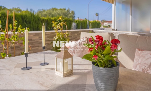 Resale - Bungalow - La Marina - Urb. La Marina