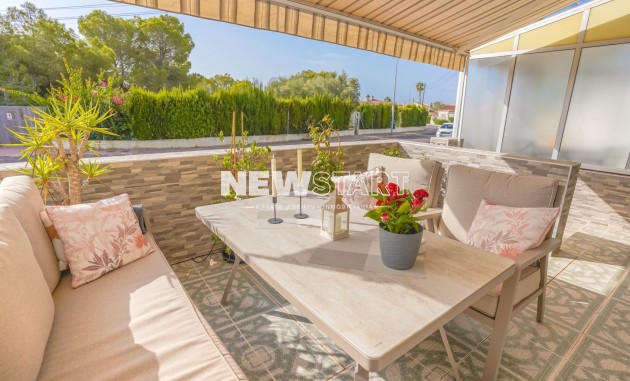 Resale - Bungalow - La Marina - Urb. La Marina
