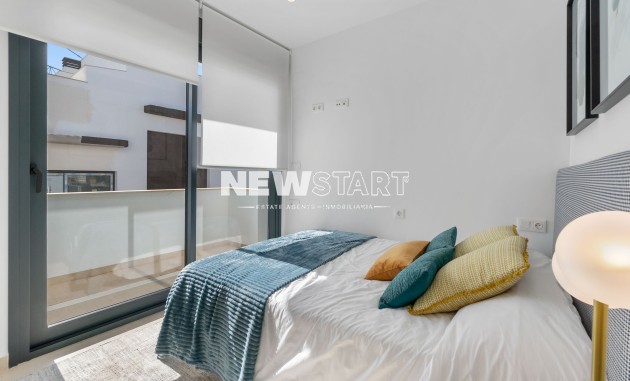 Obra nueva - Bungalow alto - Torrevieja