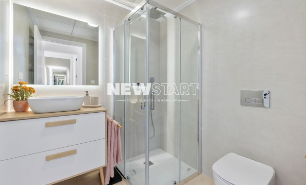 Obra nueva - Bungalow alto - Torrevieja