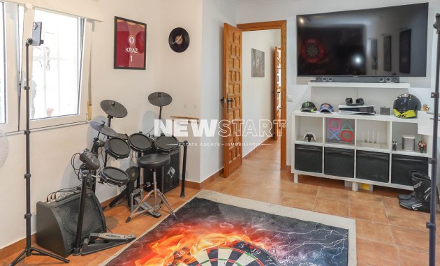 Resale - Detached - La Marina - Urb. La Marina