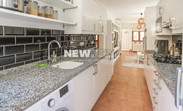 Resale - Detached - La Marina - Urb. La Marina