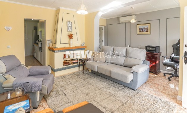 Resale - Detached - La Marina - Urb. La Marina