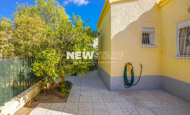 Resale - Detached - La Marina - Urb. La Marina
