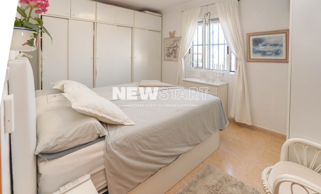 Resale - Townhouse - La Marina - Urb. La Marina
