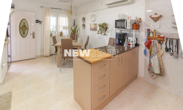 Resale - Townhouse - La Marina - Urb. La Marina