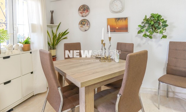 Resale - Townhouse - La Marina - Urb. La Marina