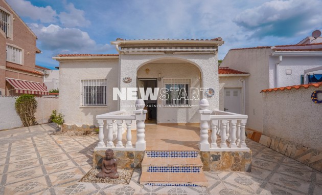 Resale - Detached - La Marina - Urb. La Marina