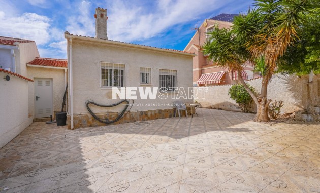 Resale - Detached - La Marina - Urb. La Marina