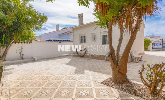 Resale - Detached - La Marina - Urb. La Marina