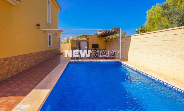 Resale - Detached - La Marina - Urb. La Marina