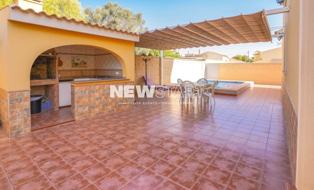 Resale - Detached - La Marina - Urb. La Marina