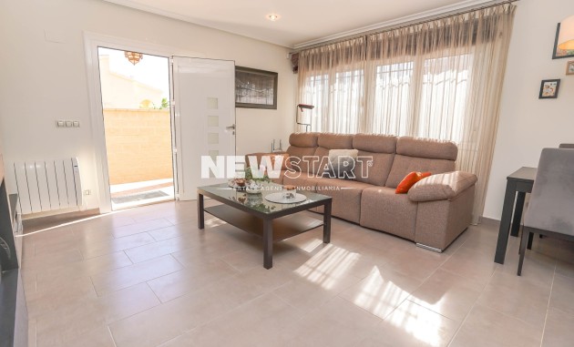 Resale - Detached - La Marina - Urb. La Marina