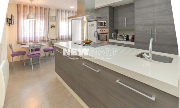 Resale - Detached - La Marina - Urb. La Marina