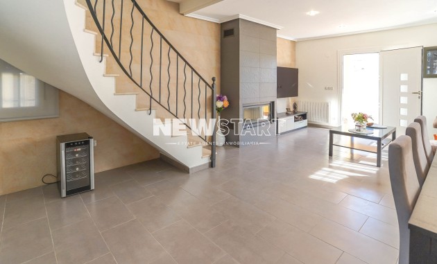 Resale - Detached - La Marina - Urb. La Marina