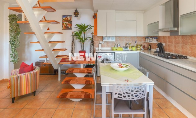 Resale - Townhouse - La Marina - Urb. La Marina