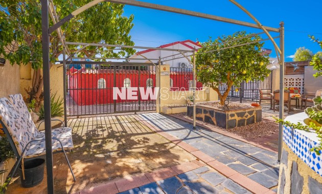 Resale - Detached - La Marina - Urb. La Marina