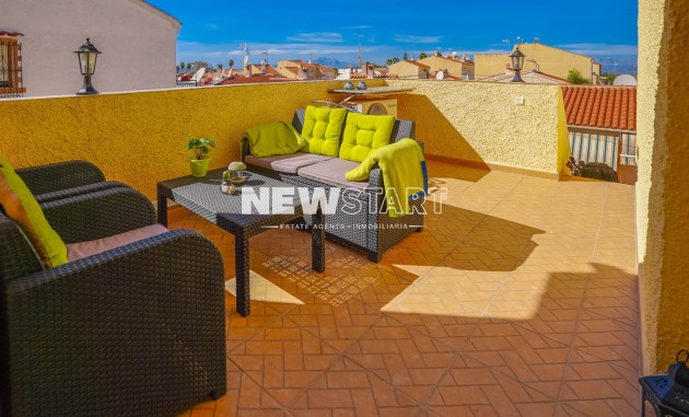 Resale - End Terrace Townhouse - La Marina - Urb. La Marina