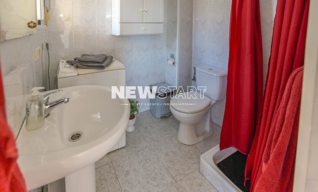 Resale - End Terrace Townhouse - La Marina - Urb. La Marina