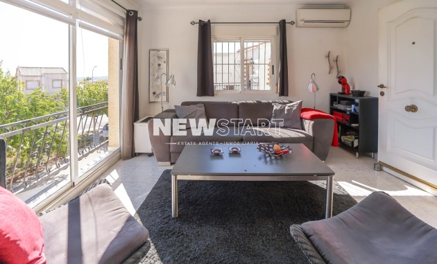 Resale - End Terrace Townhouse - La Marina - Urb. La Marina