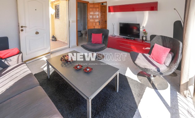 Resale - End Terrace Townhouse - La Marina - Urb. La Marina