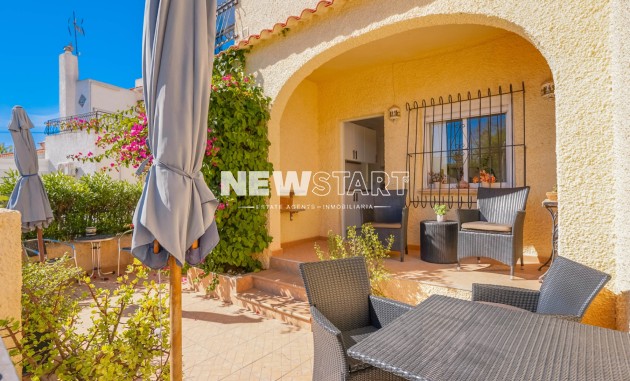 Resale - End Terrace Townhouse - La Marina - Urb. La Marina