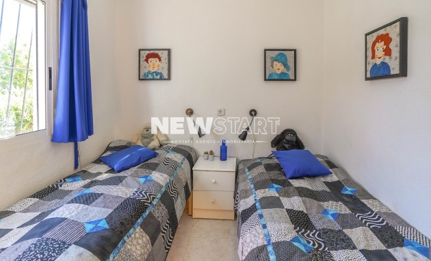Resale - End Terrace Townhouse - La Marina - Urb. La Marina