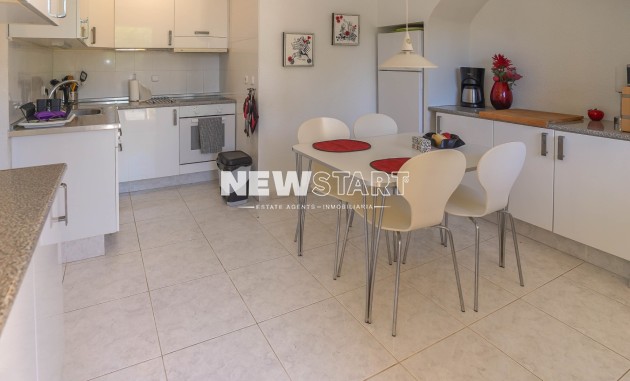 Resale - End Terrace Townhouse - La Marina - Urb. La Marina