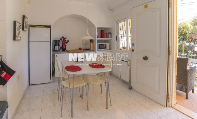Resale - End Terrace Townhouse - La Marina - Urb. La Marina