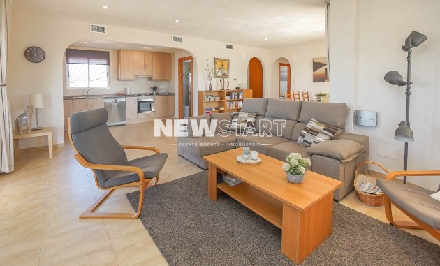 Resale - Villa - La Marina - Urb. El Oasis