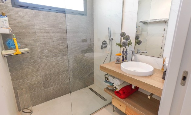 Resale - Apartment - Guardamar del Segura - El Raso