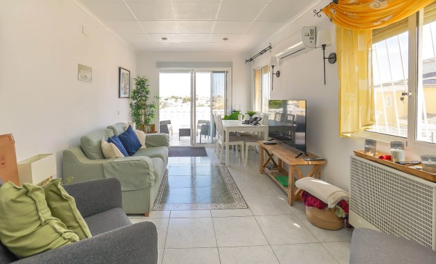 Resale - Independent Villa - La Marina - Urb. La Marina
