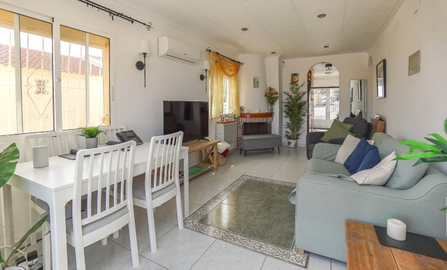 Resale - Independent Villa - La Marina - Urb. La Marina