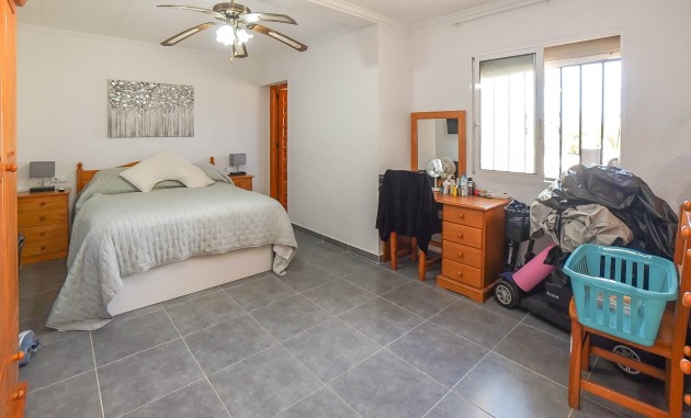Resale - Independent Villa - La Marina - Urb. La Marina