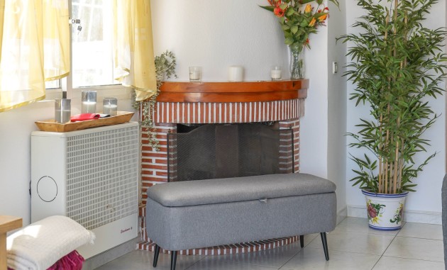 Resale - Independent Villa - La Marina - Urb. La Marina