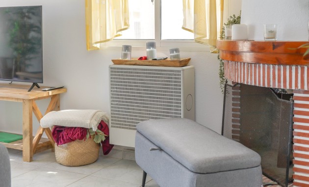 Resale - Independent Villa - La Marina - Urb. La Marina