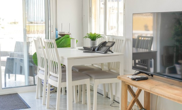 Resale - Independent Villa - La Marina - Urb. La Marina