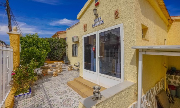 Resale - Independent Villa - La Marina - Urb. La Marina