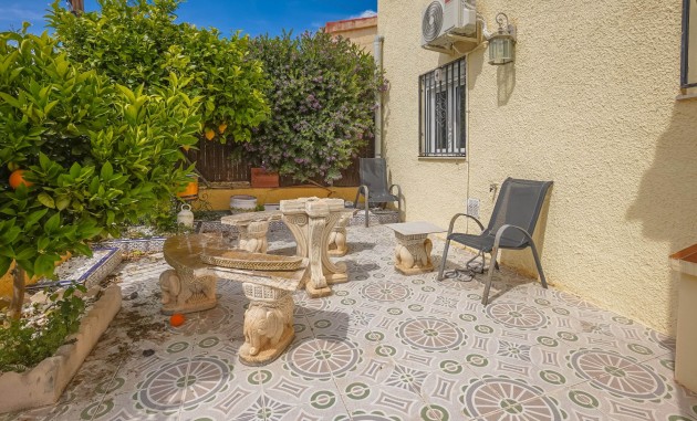 Resale - Independent Villa - La Marina - Urb. La Marina