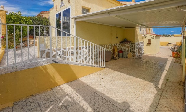 Resale - Independent Villa - La Marina - Urb. La Marina
